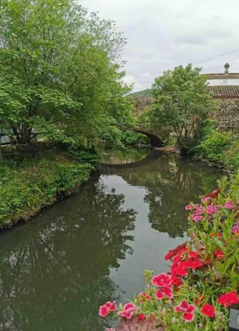 Beautiful Riverside Home, Hebden Bridge, Woodland Views, Sleeps 2 - 9 외부 사진