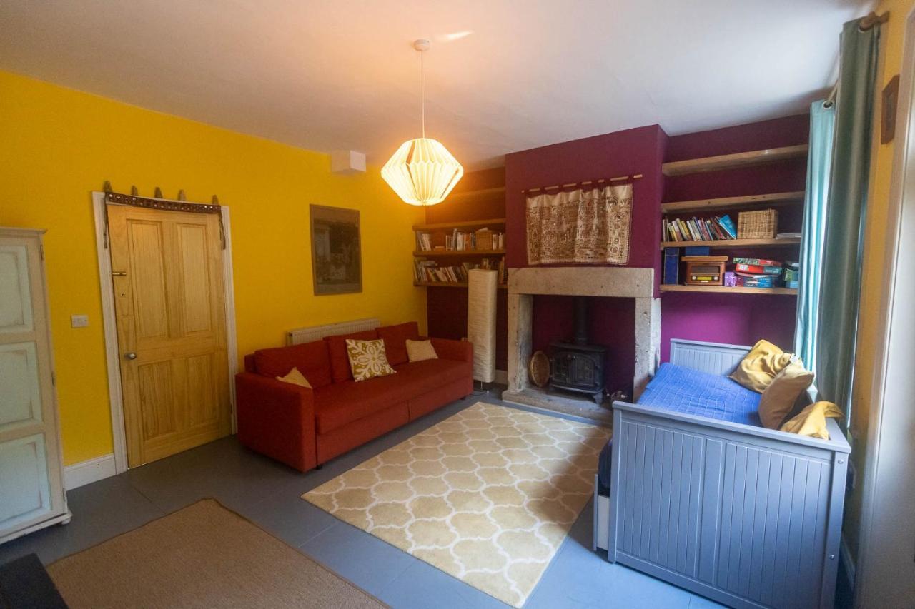 Beautiful Riverside Home, Hebden Bridge, Woodland Views, Sleeps 2 - 9 외부 사진