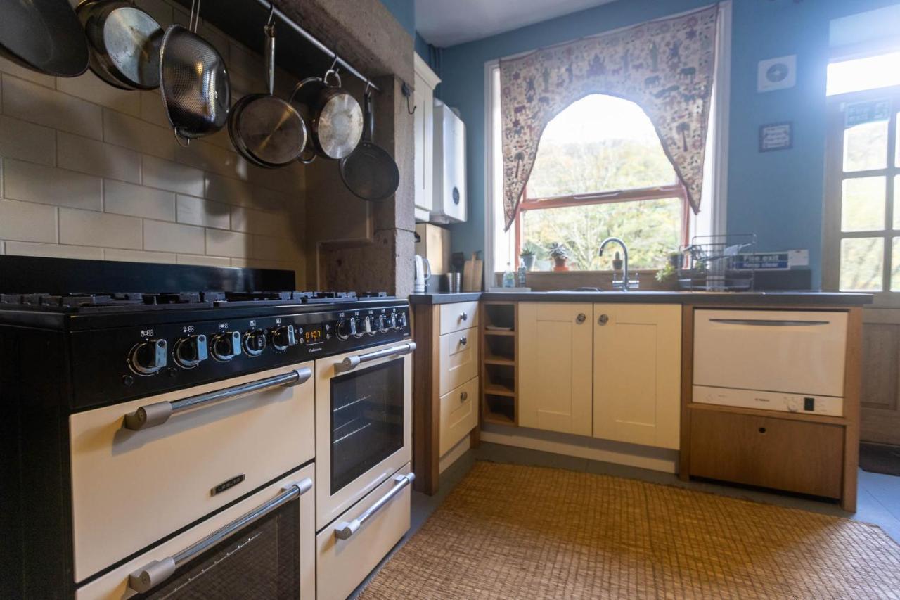 Beautiful Riverside Home, Hebden Bridge, Woodland Views, Sleeps 2 - 9 외부 사진
