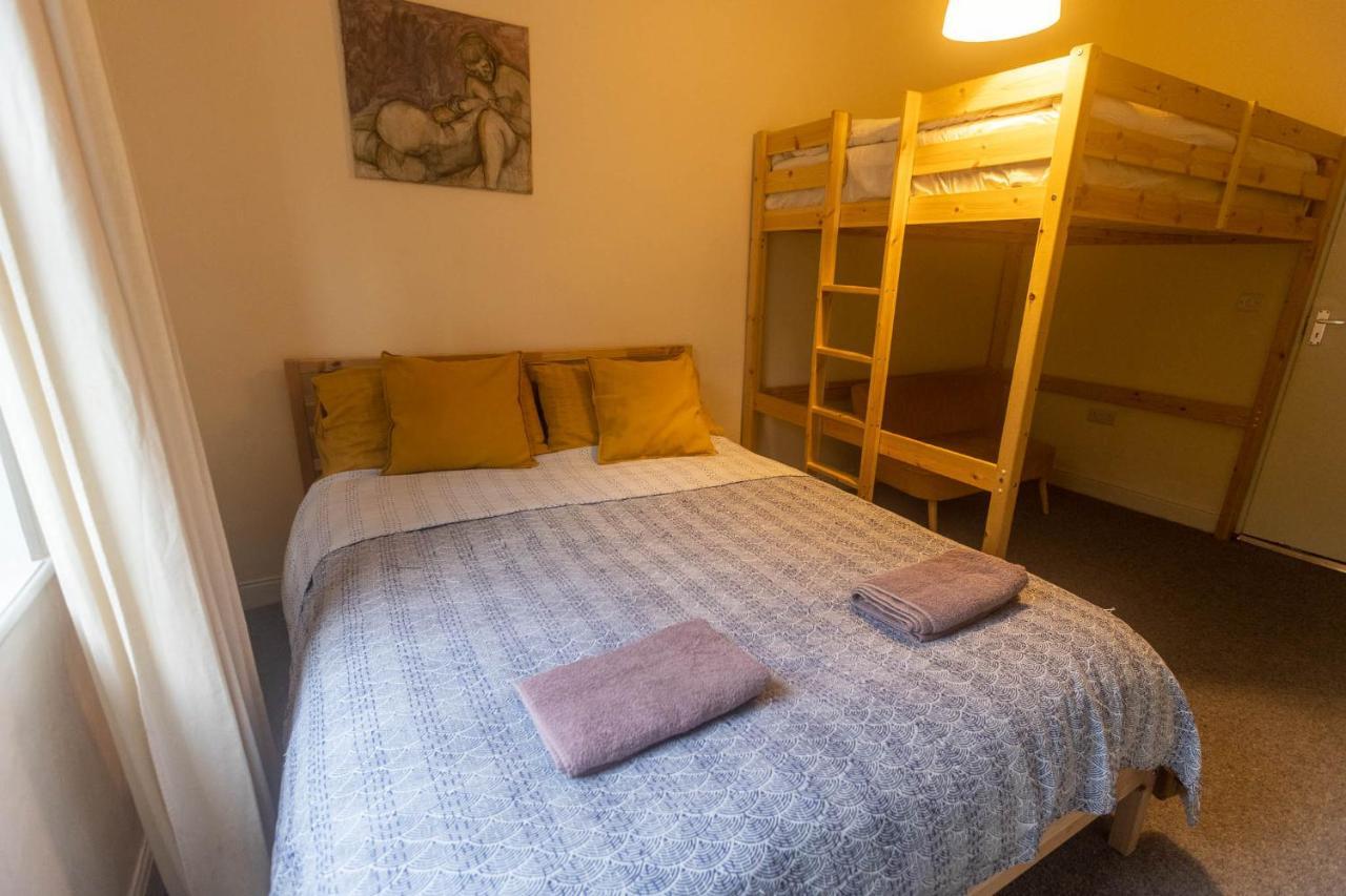 Beautiful Riverside Home, Hebden Bridge, Woodland Views, Sleeps 2 - 9 외부 사진