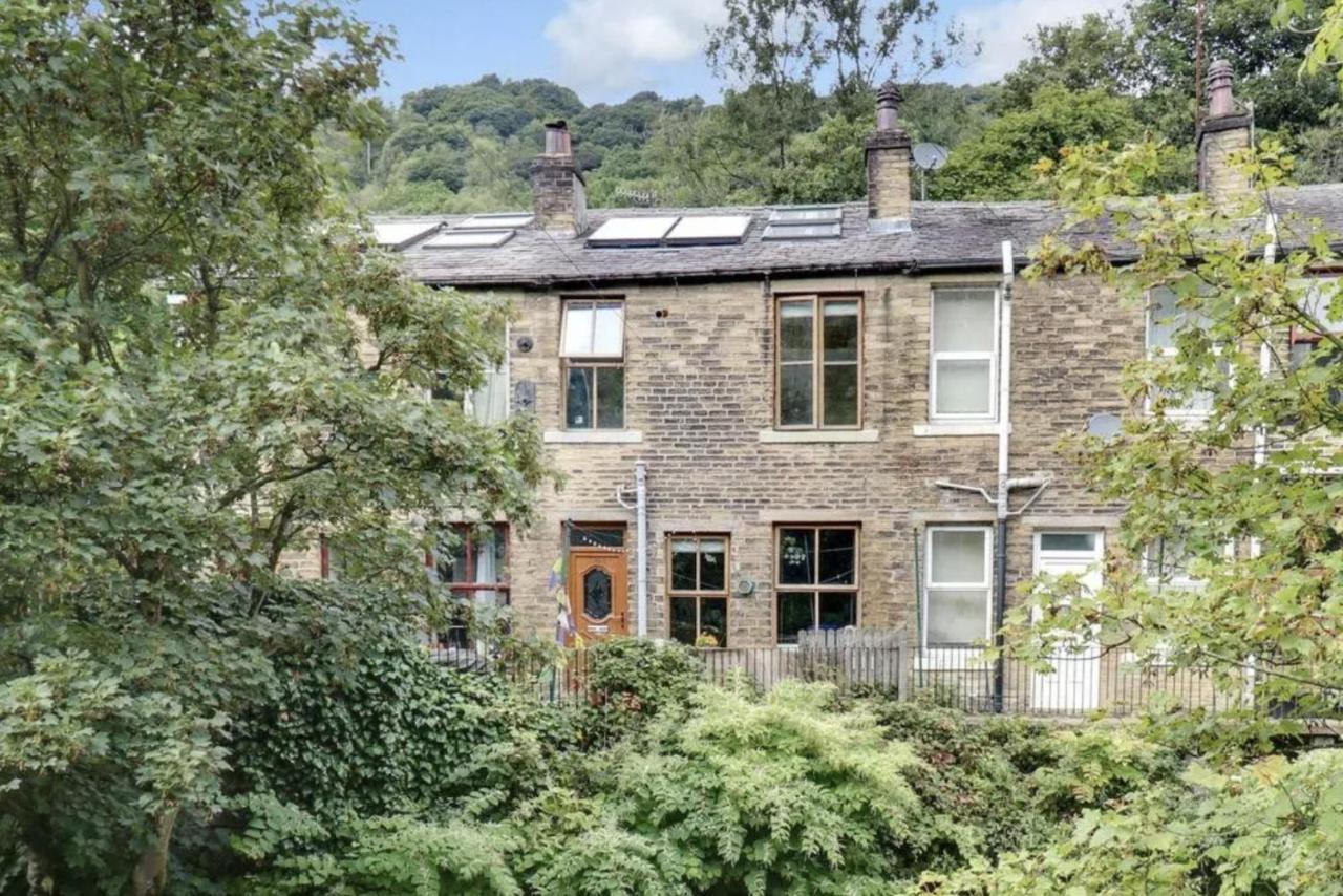 Beautiful Riverside Home, Hebden Bridge, Woodland Views, Sleeps 2 - 9 외부 사진