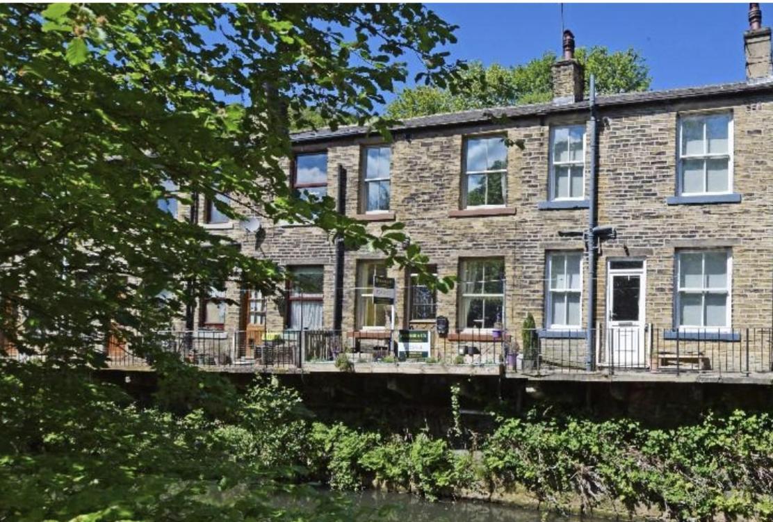 Beautiful Riverside Home, Hebden Bridge, Woodland Views, Sleeps 2 - 9 외부 사진