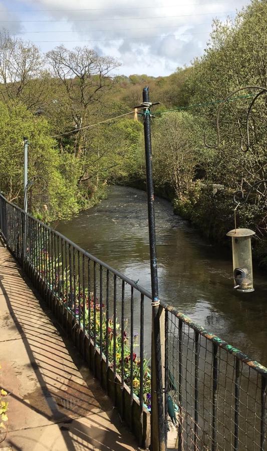 Beautiful Riverside Home, Hebden Bridge, Woodland Views, Sleeps 2 - 9 외부 사진